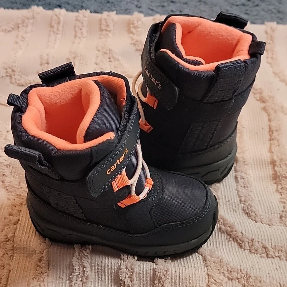 Carters Unisex-Child Snow Boots, size 7. Navy, dark gray and orange. Like new.